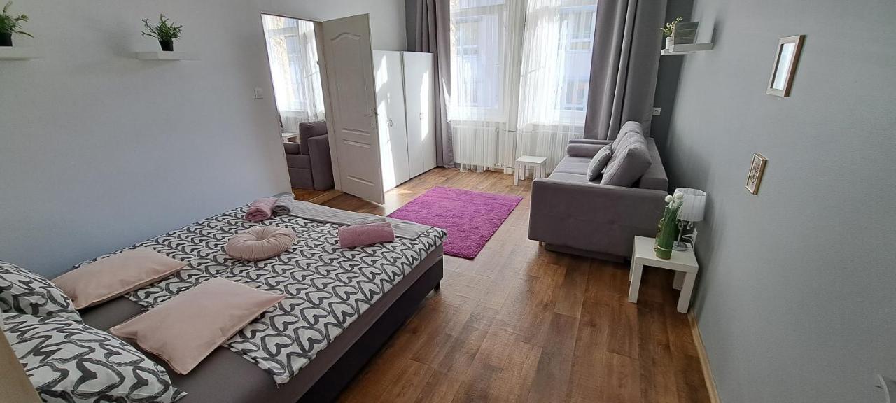 Sweet 16 Apartment In The Party District Budapest Eksteriør bilde